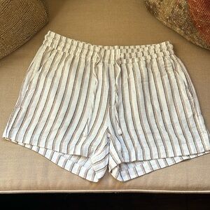 Linen shorts